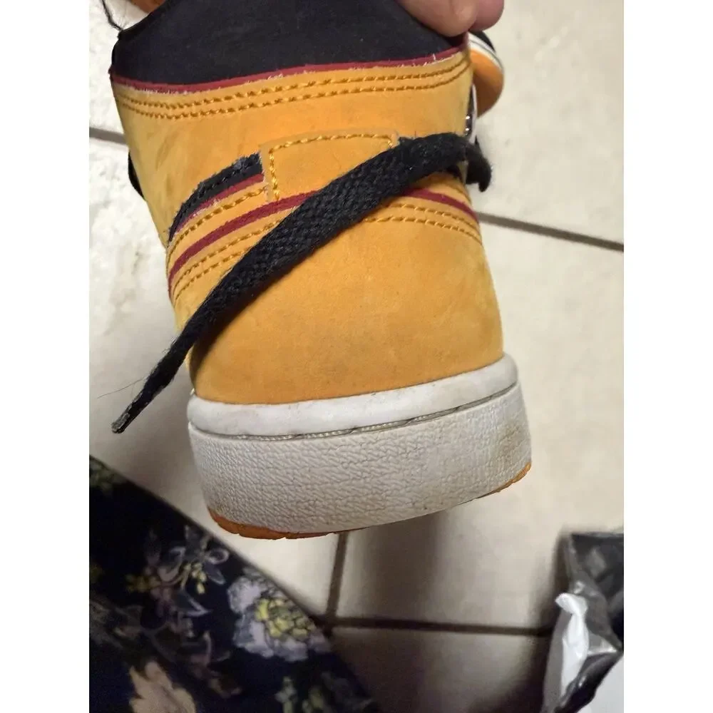 Air Jordan 1 Retro Mid 